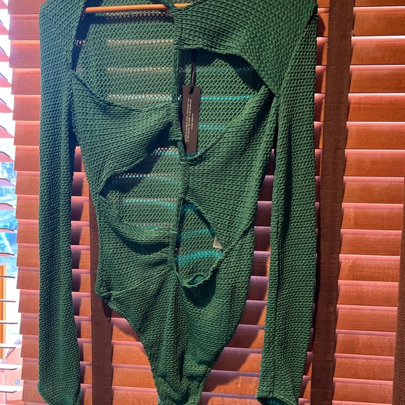 Textured Green Cutout Bodysuit w/thumb holes - Picture 10 of 13